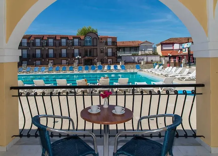 Perkes Complex (adults Only) 3*