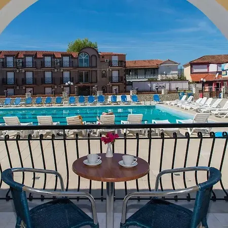 Perkes Complex (adults Only) 3*